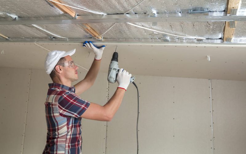 Emparrillados tee en Panamá: soluciones modernas para cielos rasos