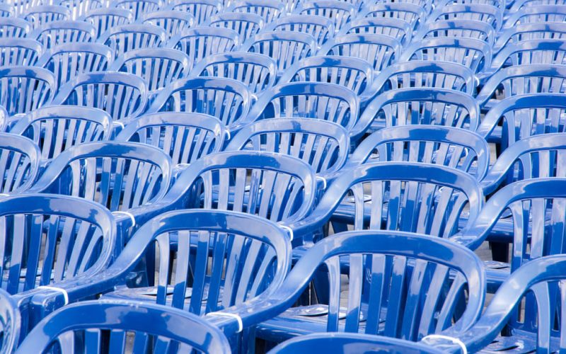 Encuentra sillas de plástico en Chile que combinan estilo y practicidad